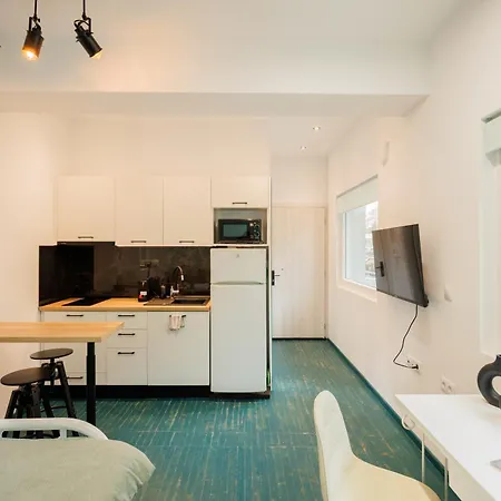 3 Apartment Drama