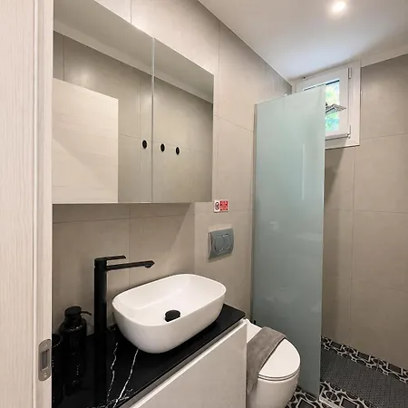 Apartment 3 *